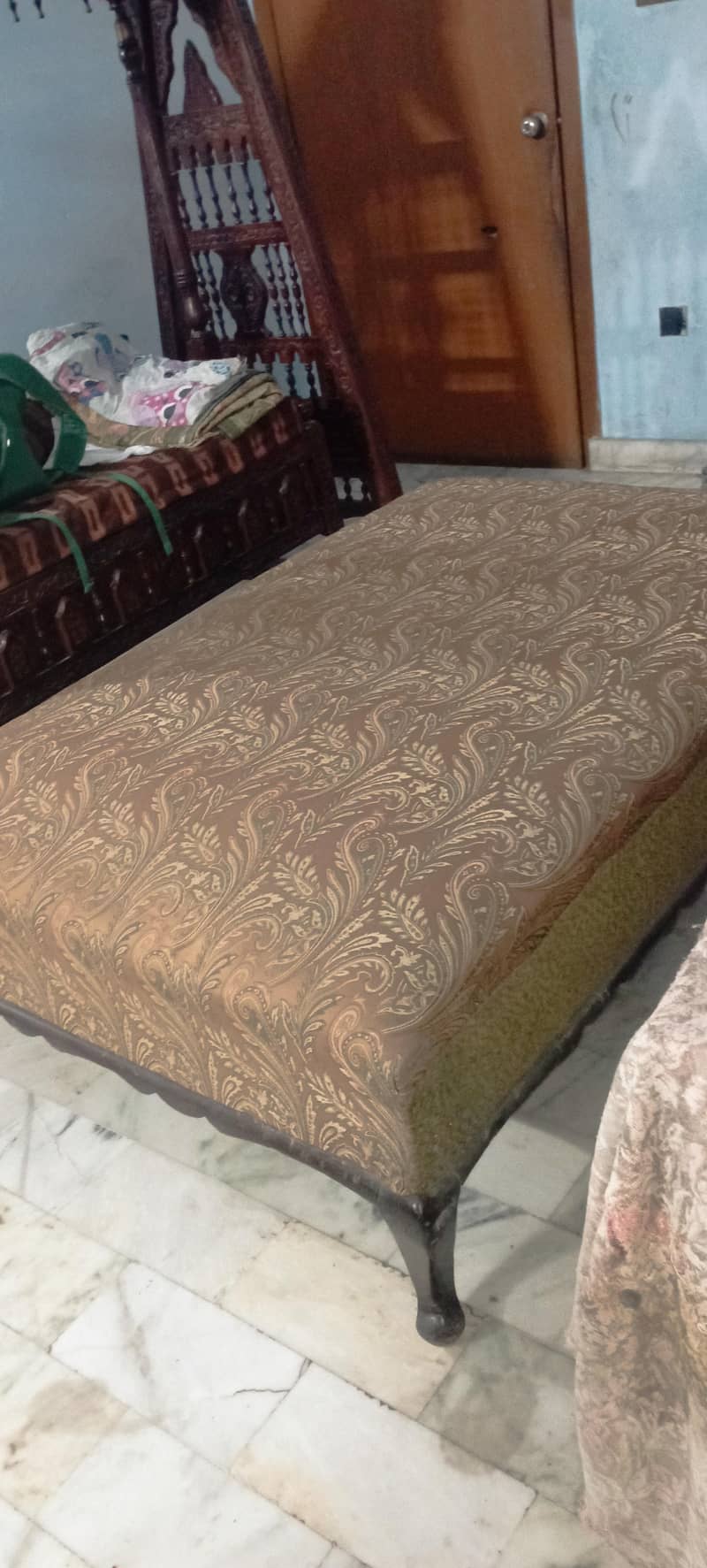 Takhposh/ bed 2