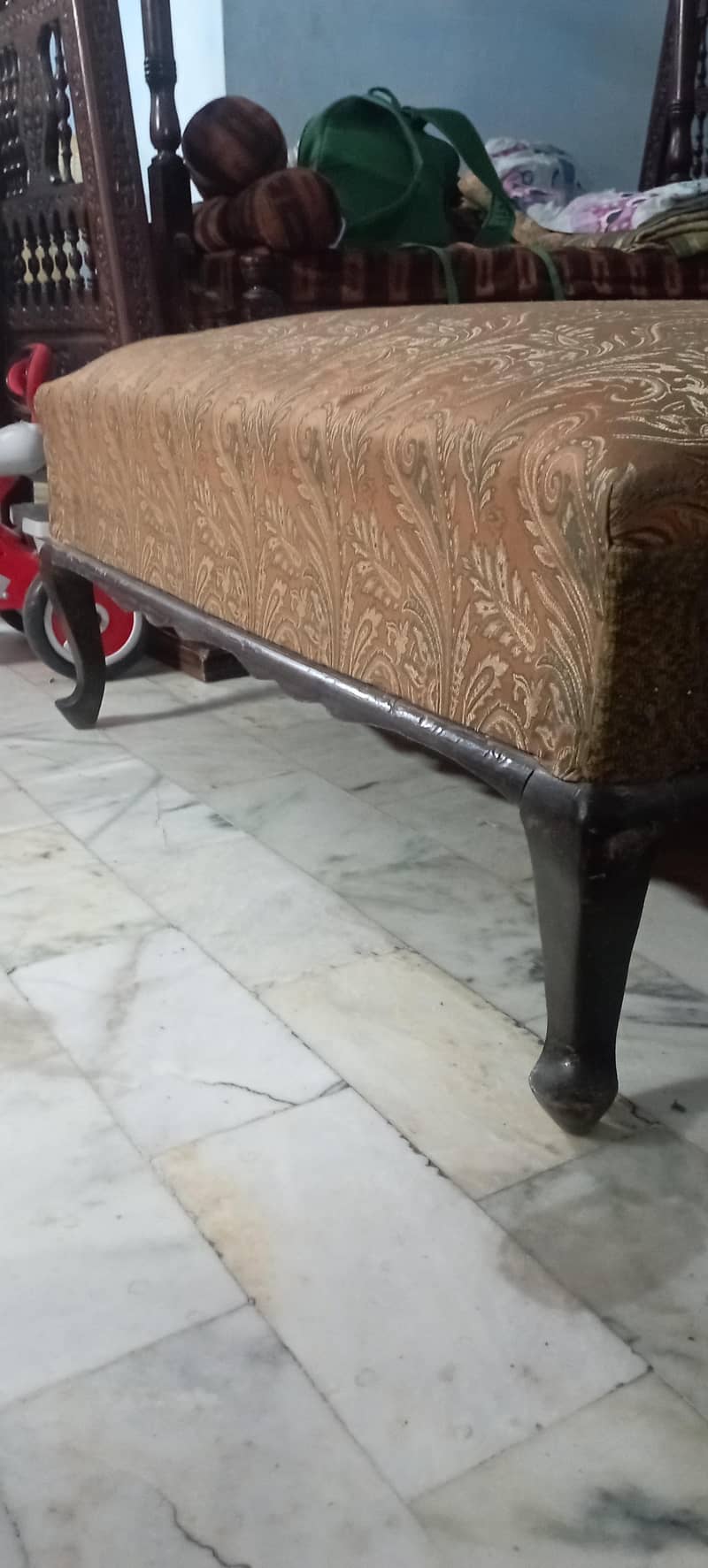 Takhposh/ bed 3