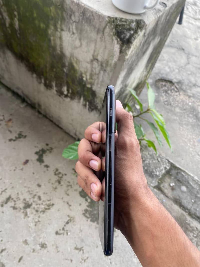 One Plus 10 Pro 1