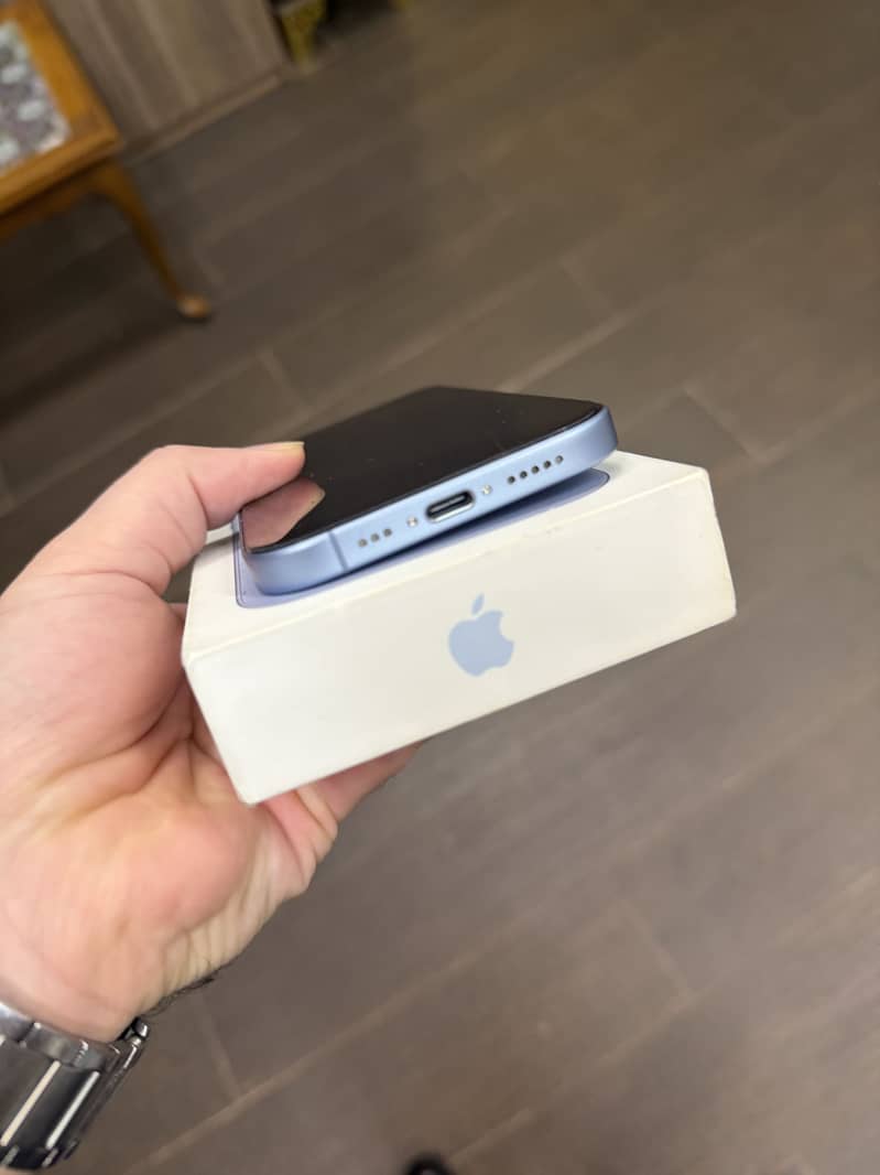 Apple iPhone 17 8