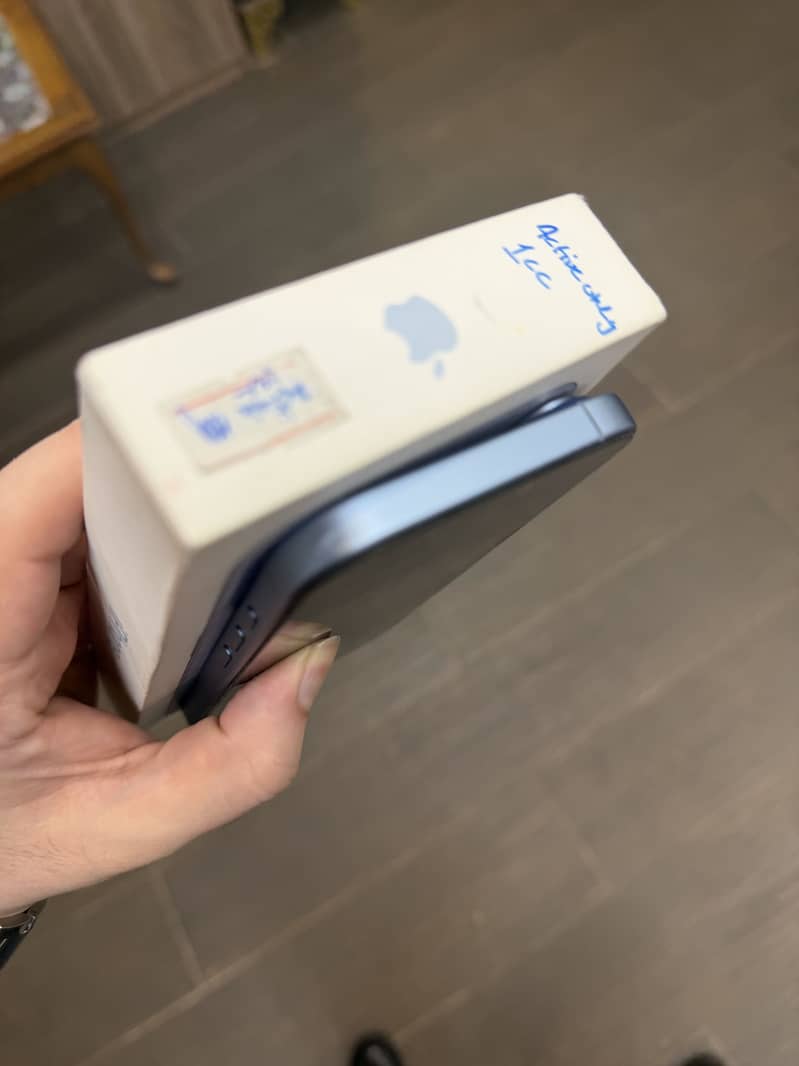 Apple iPhone 17 9