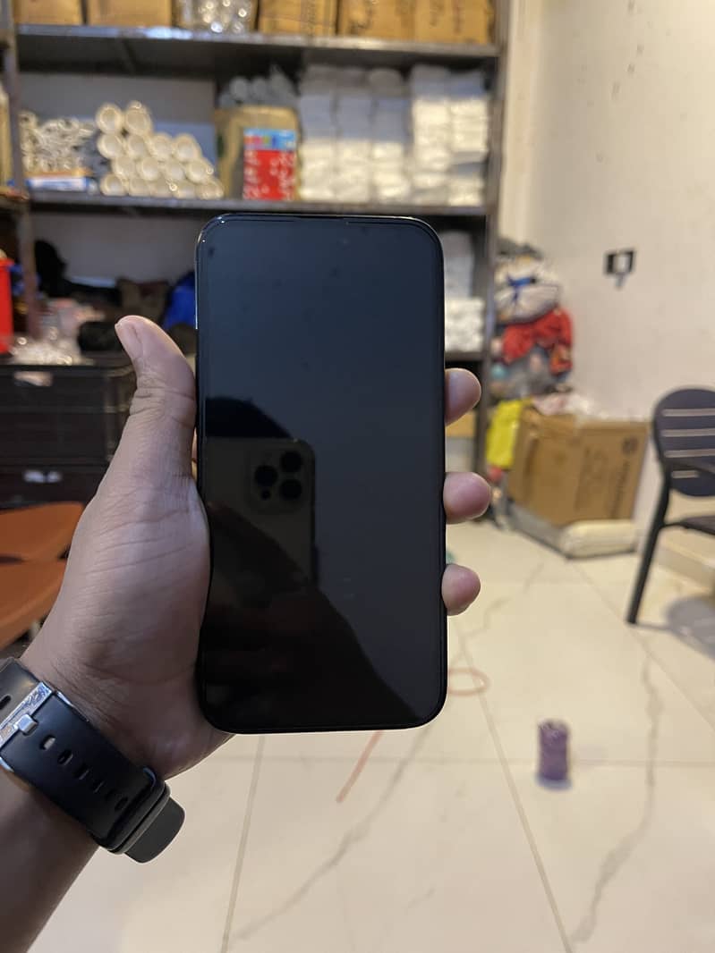 Apple iPhone 16 Plus 1