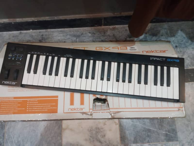 NEKTAR GX 49 Midi Controller 0