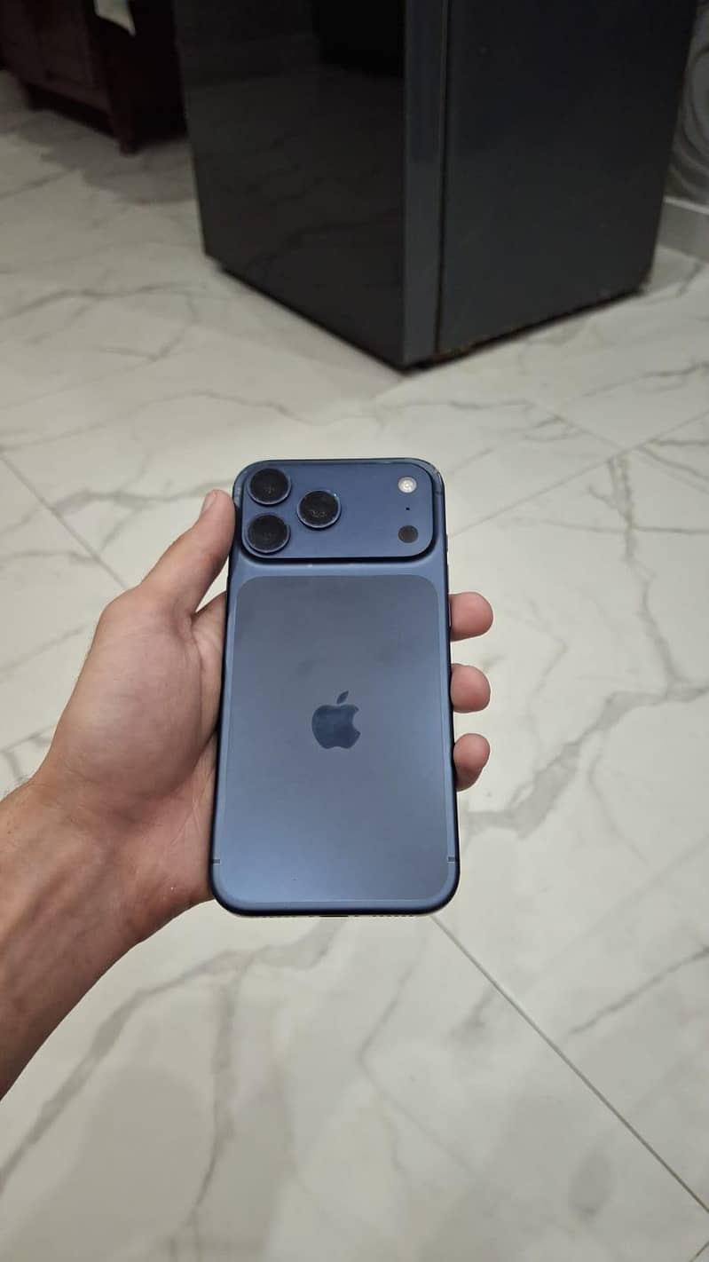 Apple iPhone 17 Pro Max 0
