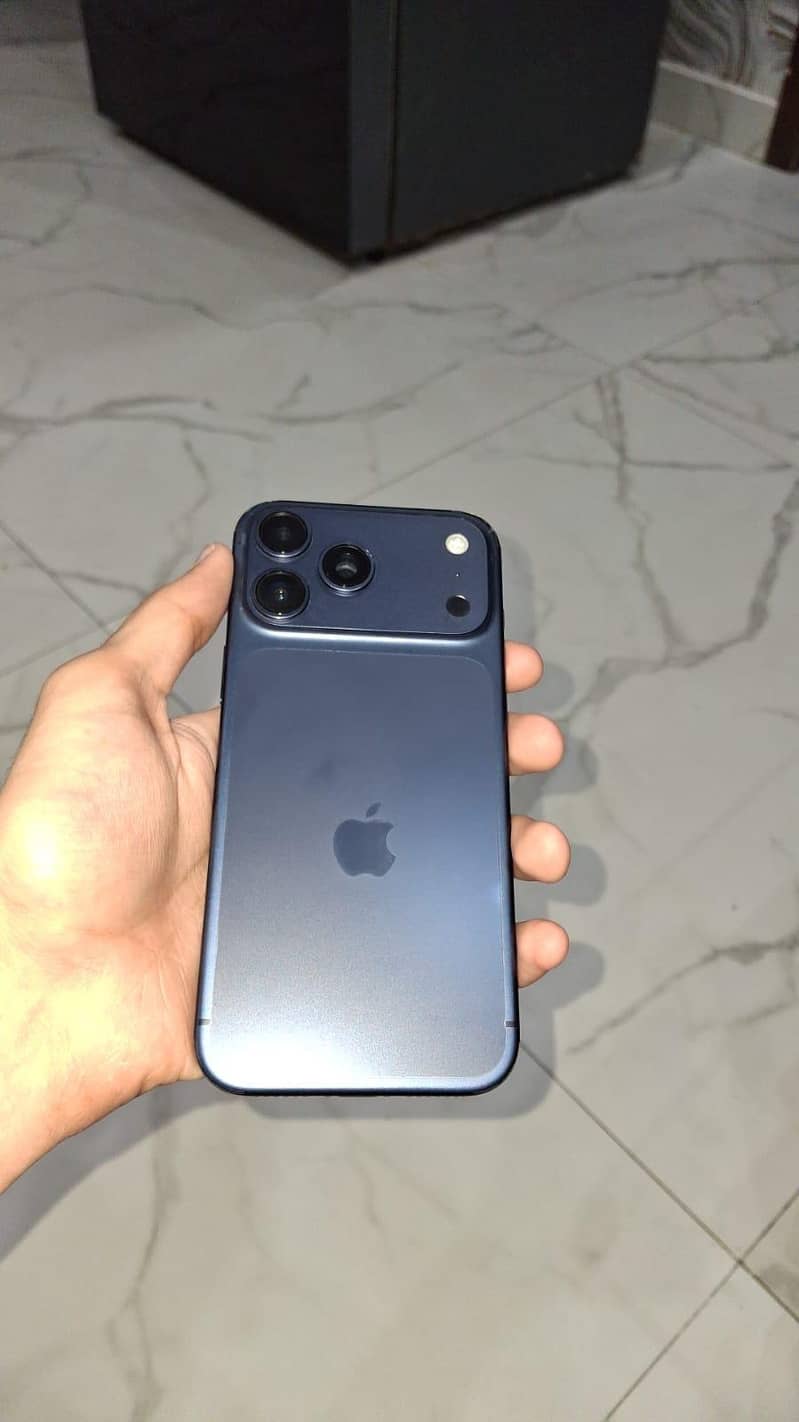 Apple iPhone 17 Pro Max 5