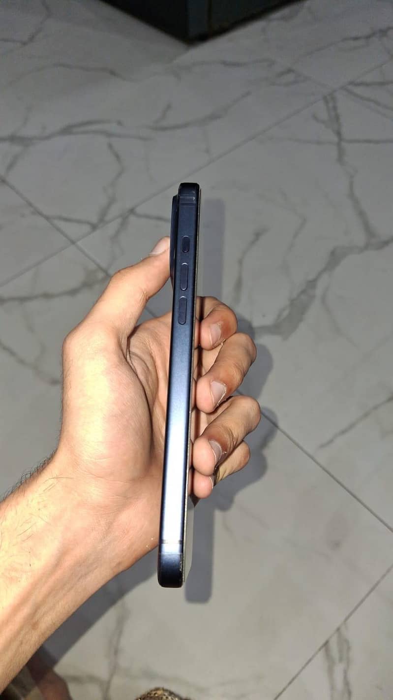 Apple iPhone 17 Pro Max 6