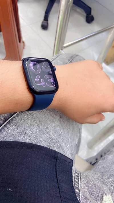 Apple watch series 9 10/10 condition