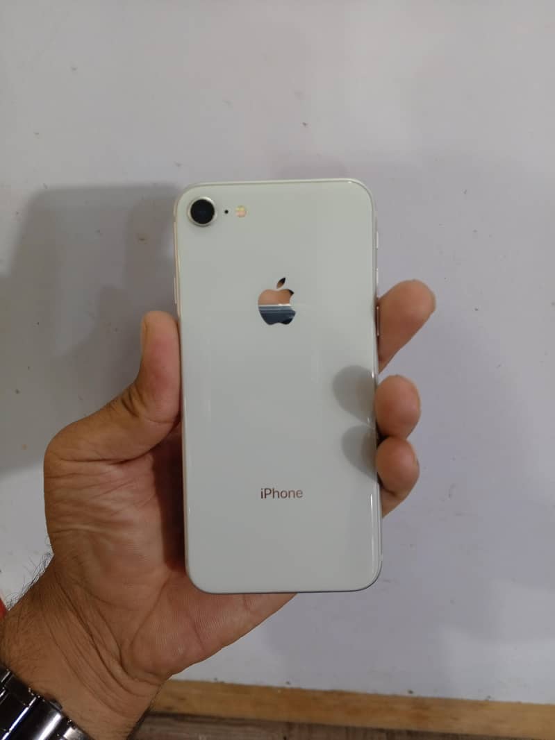 Apple iPhone 8 1