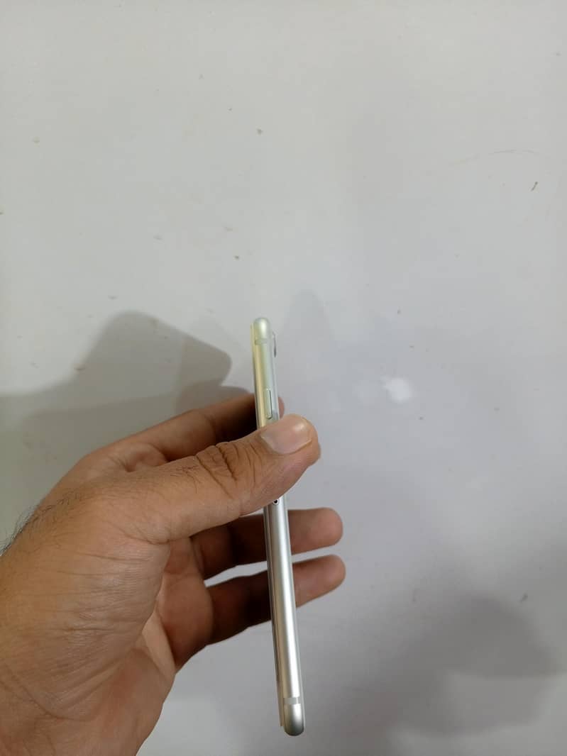 Apple iPhone 8 2
