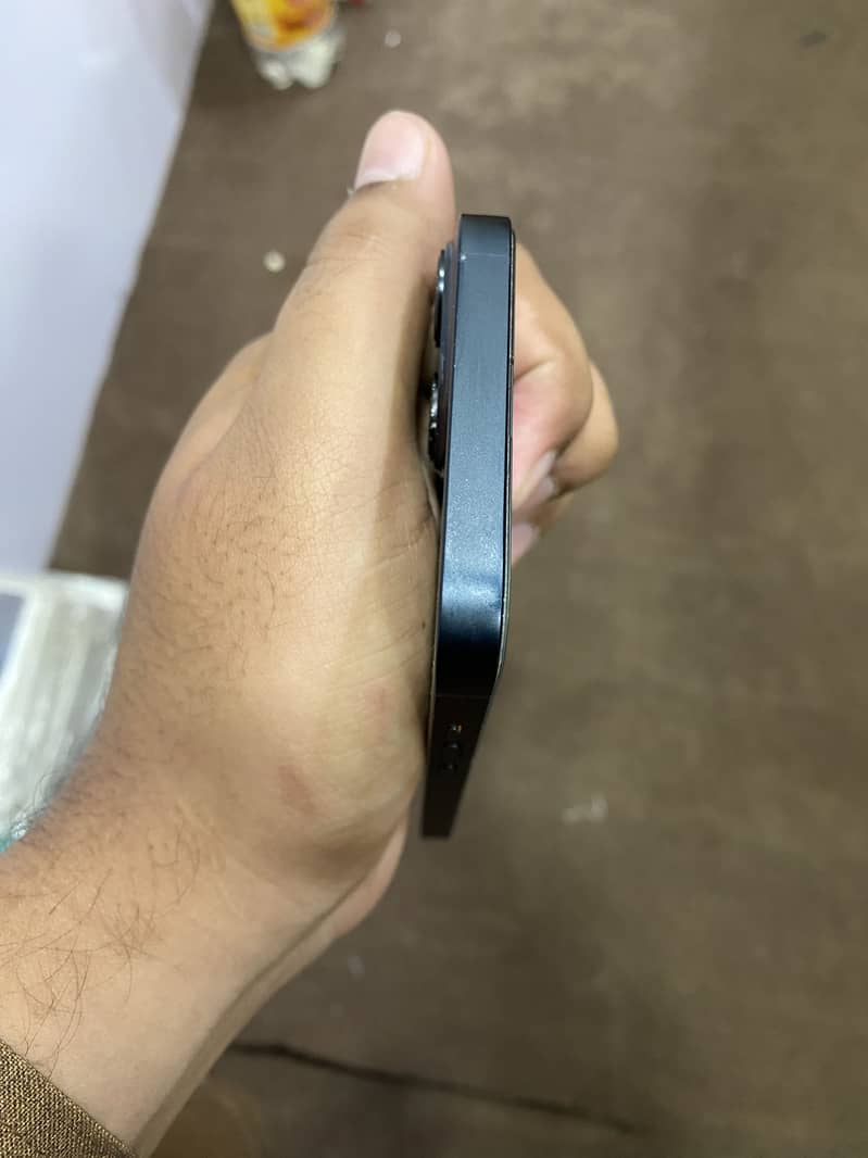 Apple iPhone 13 3