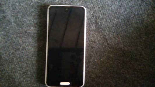 Sharp Aquos R2