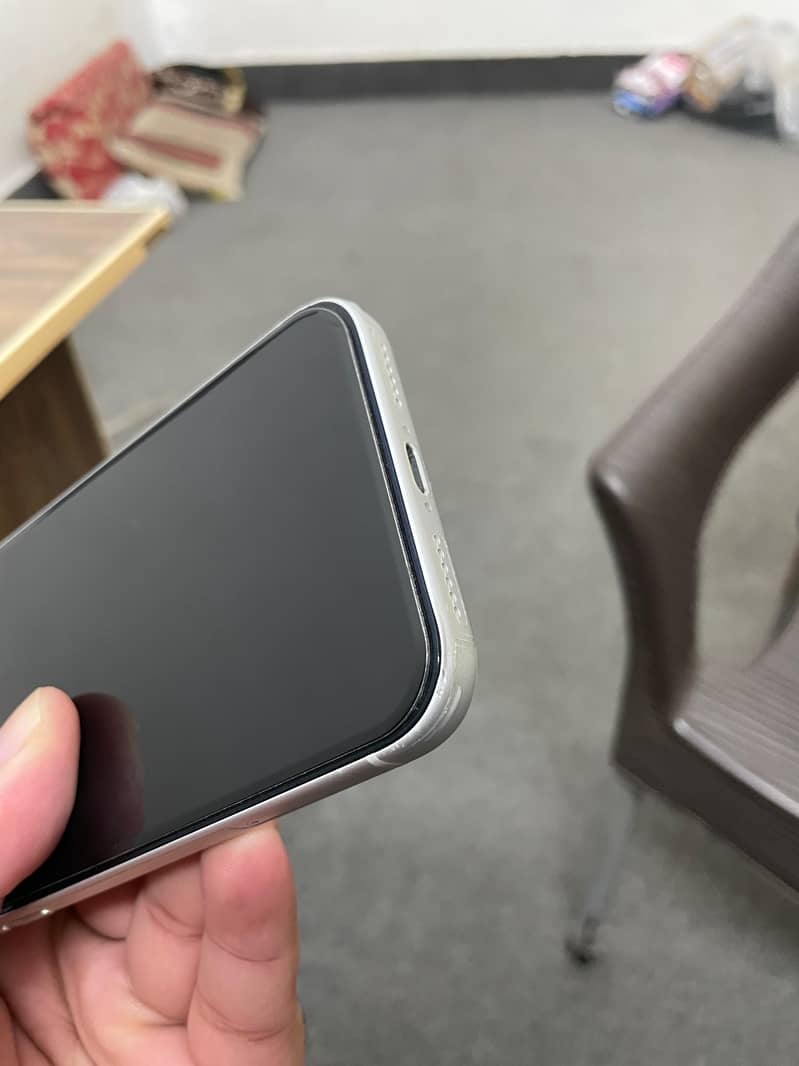 Apple iPhone 17 Pro Max 4