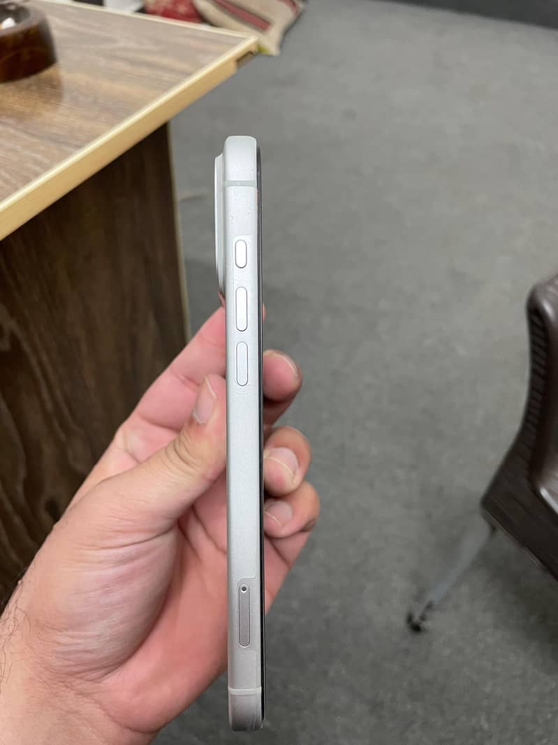 Apple iPhone 17 Pro Max 6