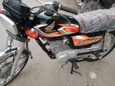 Honda 125 Hyderabad number 21 k Dec ki he