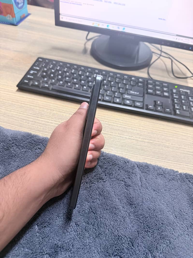 Vivo v27e 6