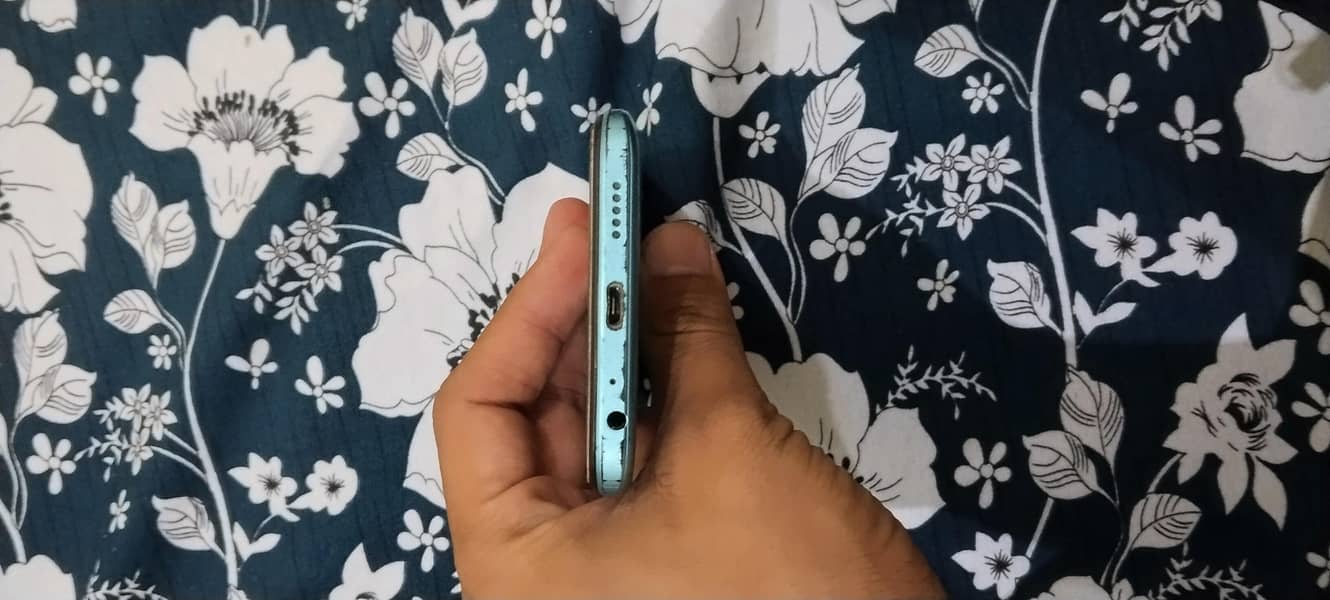 Tecno Spark 8C 2