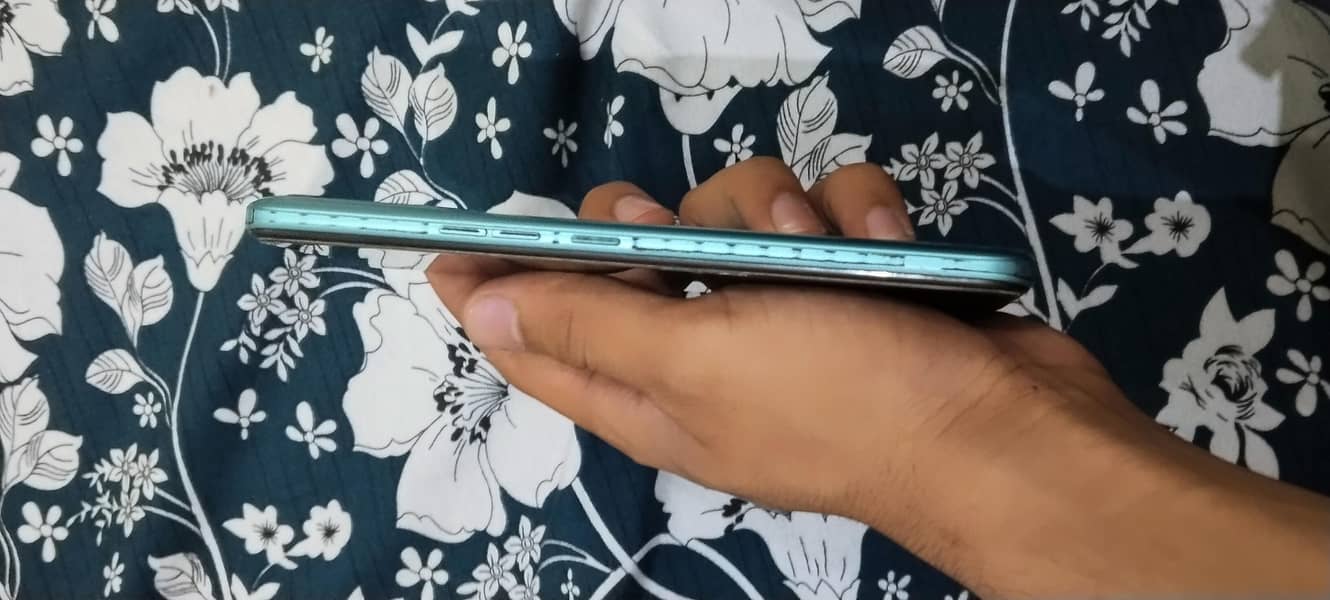 Tecno Spark 8C 3