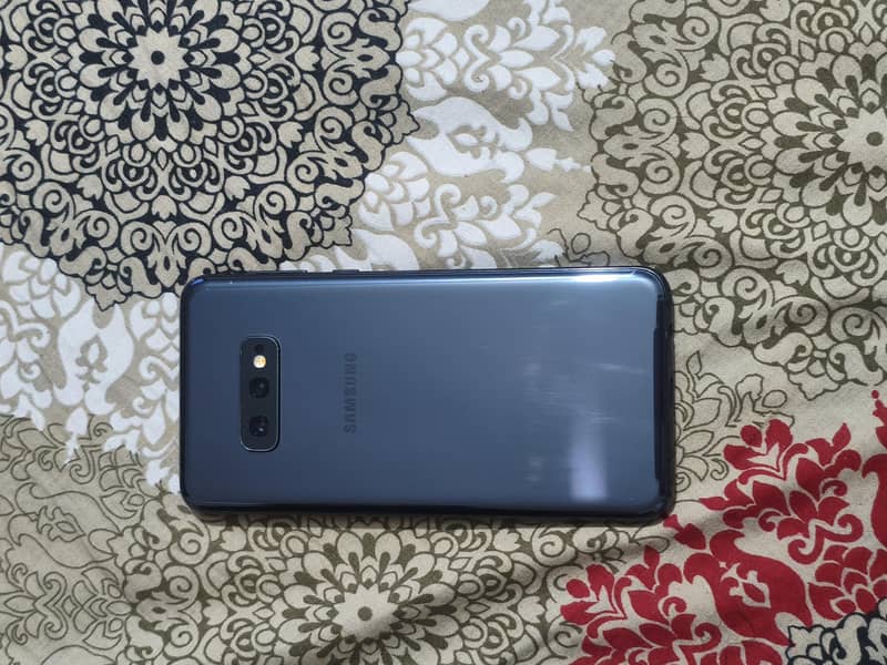 Samsung Mobile S10e 0