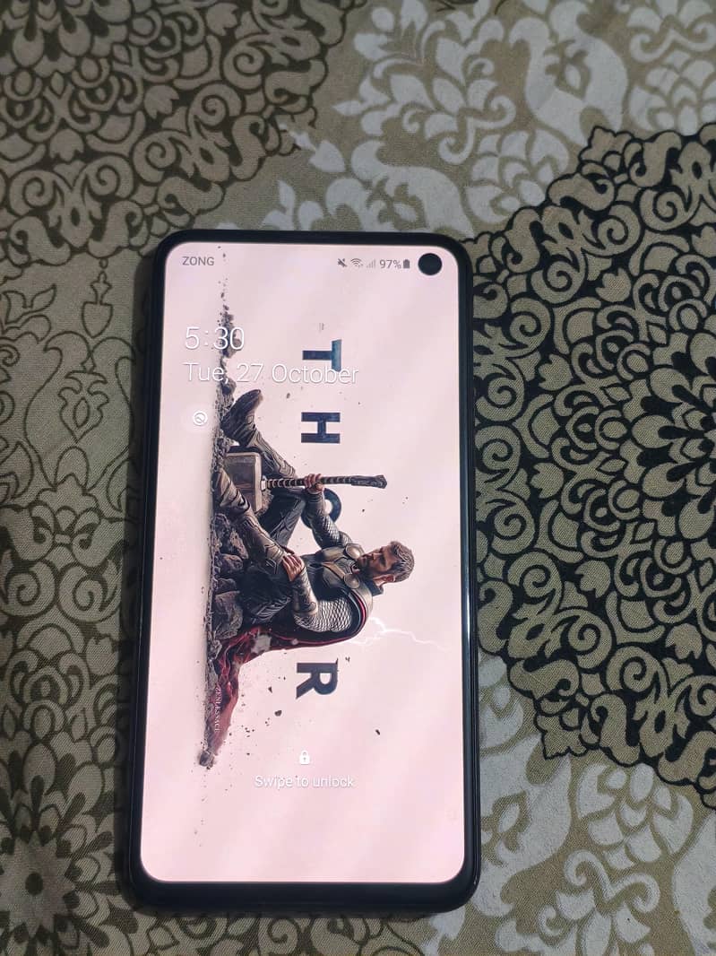 Samsung Mobile S10e 2