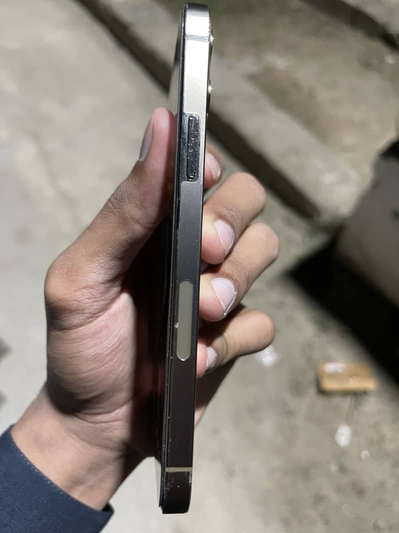Apple iPhone 12 Pro 3