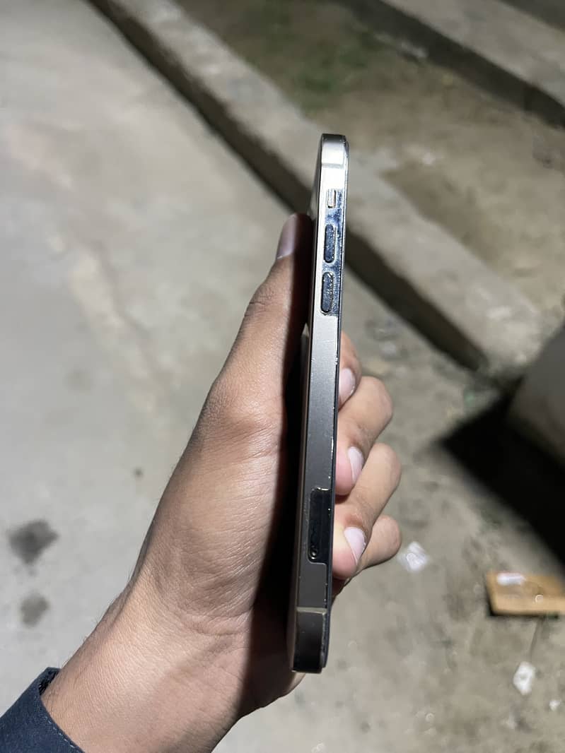 Apple iPhone 12 Pro 4