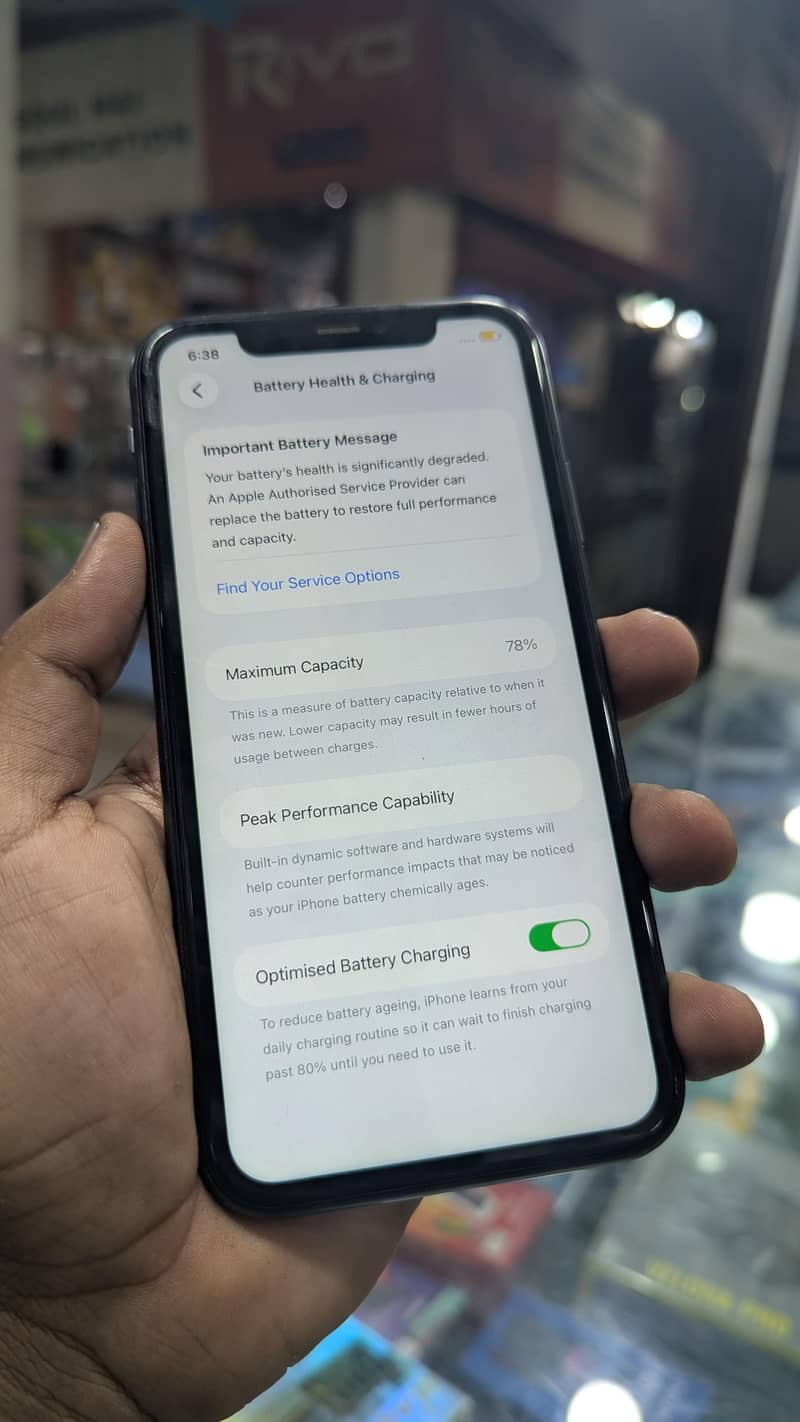 Apple iPhone 11 4