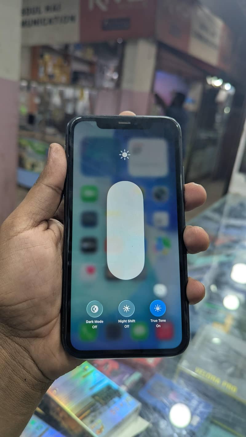 Apple iPhone 11 7
