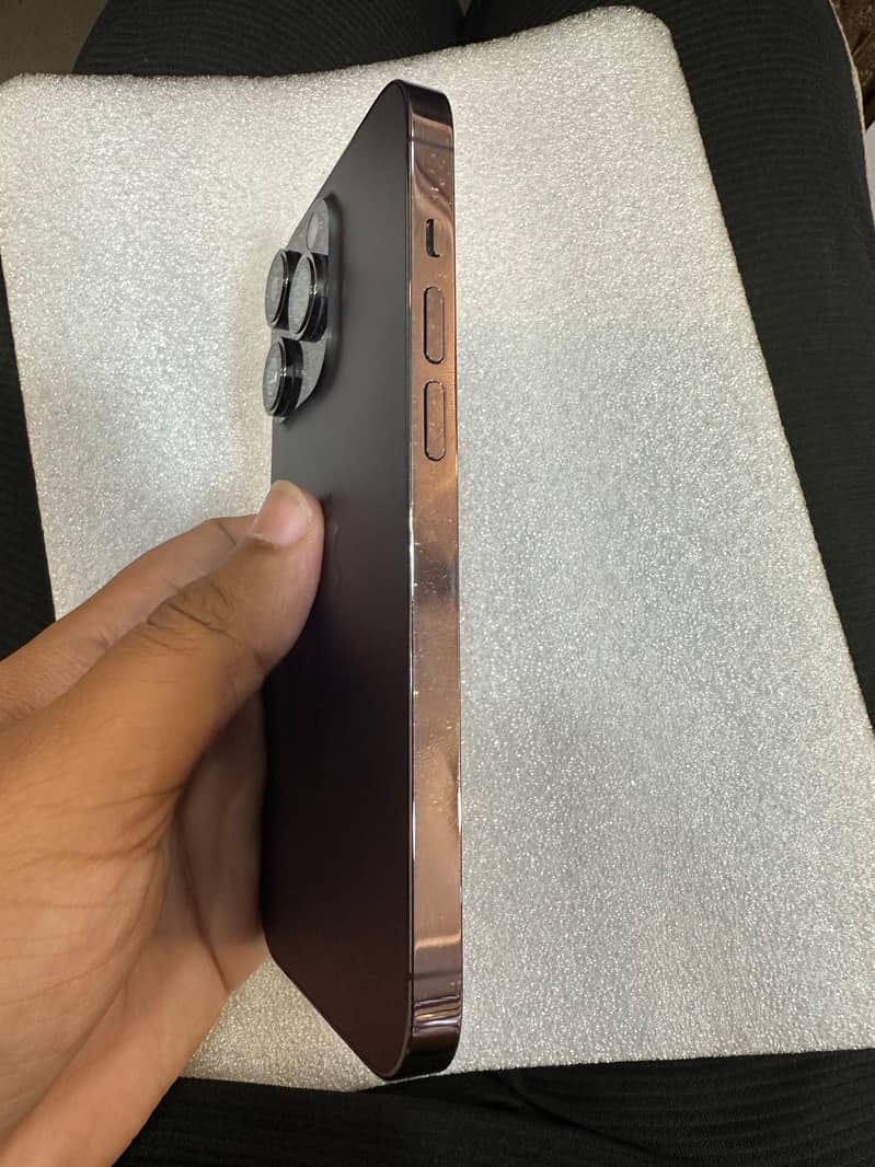 Apple iPhone 14 Pro 1