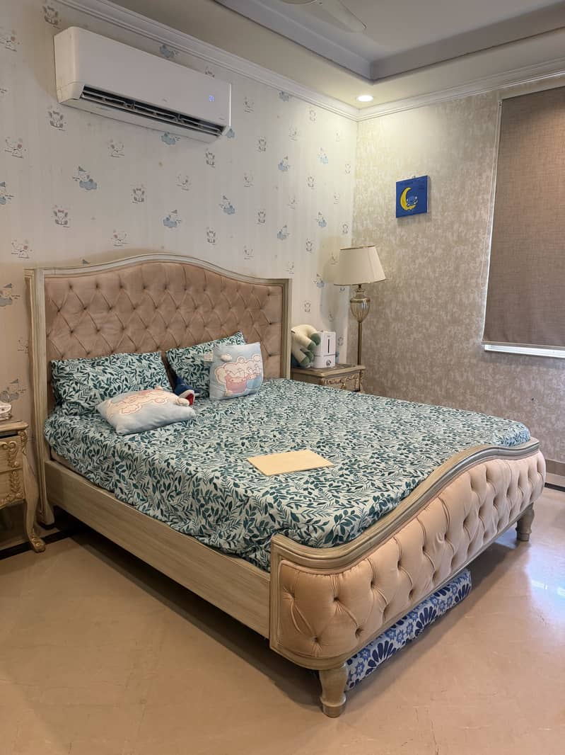 Luxury King Size Tufted Upholstered Bed with Mattress 2