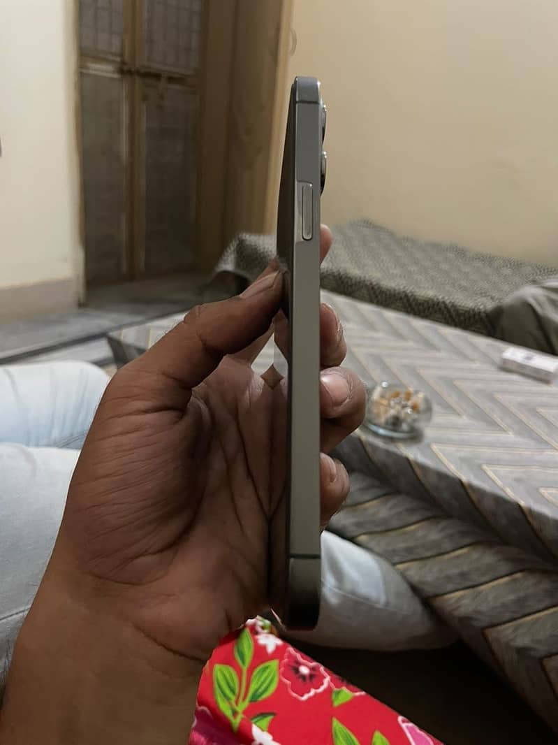 Apple iPhone 12 Pro Max 3