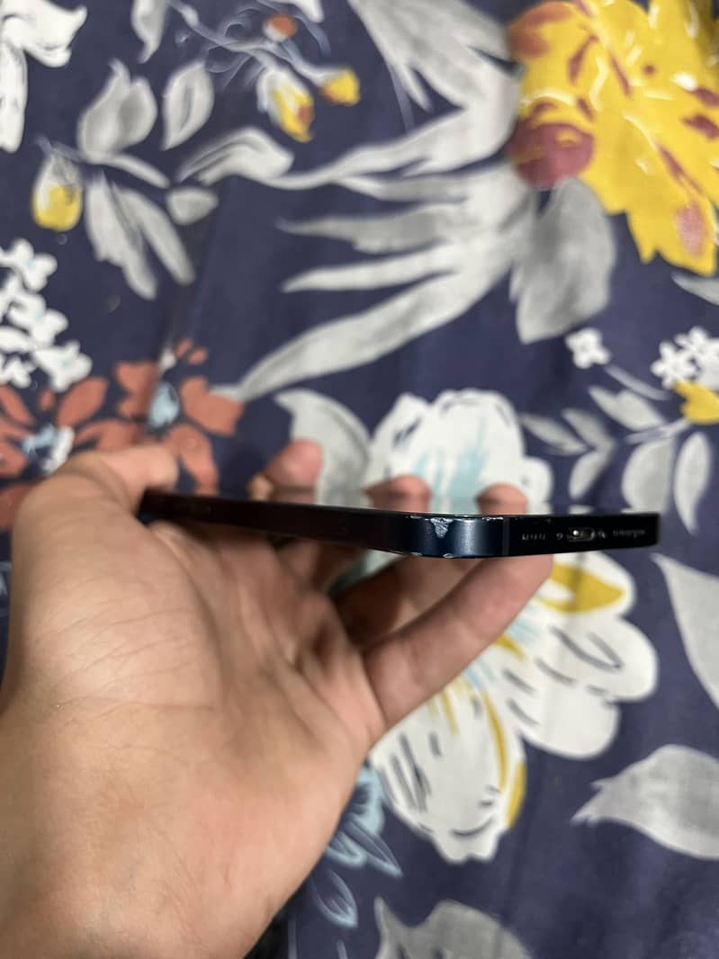 iPhone 12 jv 1