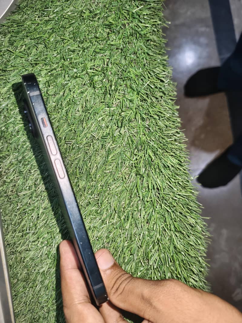 Apple iPhone 15 3