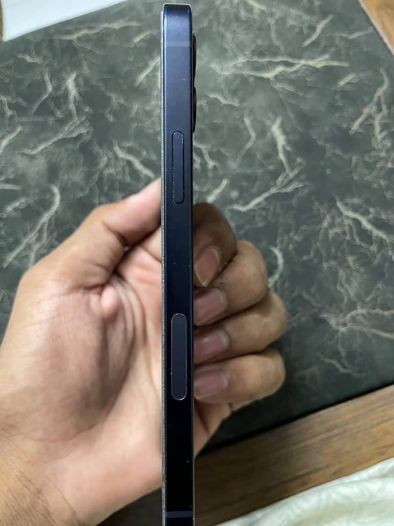Apple iPhone 12 0