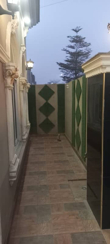 5 MARLA HOUSE AVAILABLE FOR RENT 85 FEET ROAD MAIN BOULEVARD PARK VIEW CITY