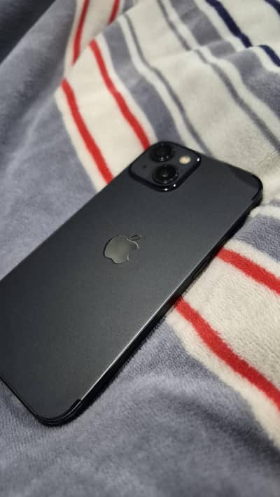 Apple iPhone 13 Box