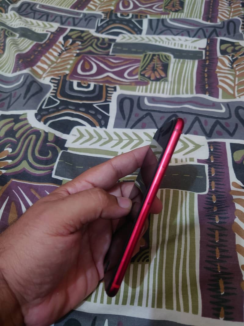 Apple iPhone SE 2020 4