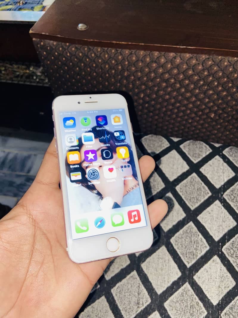 Apple iPhone 7 3