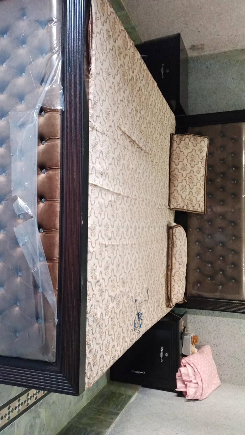 Woden bed set with side Table 0