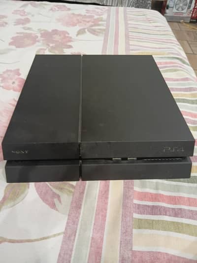 PS4 PHAT 500GB (JailBreak) With 3 Controllers