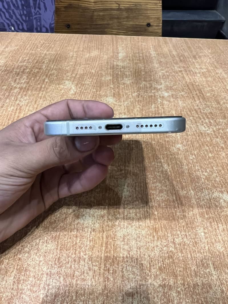 Apple iPhone 15 plus 3