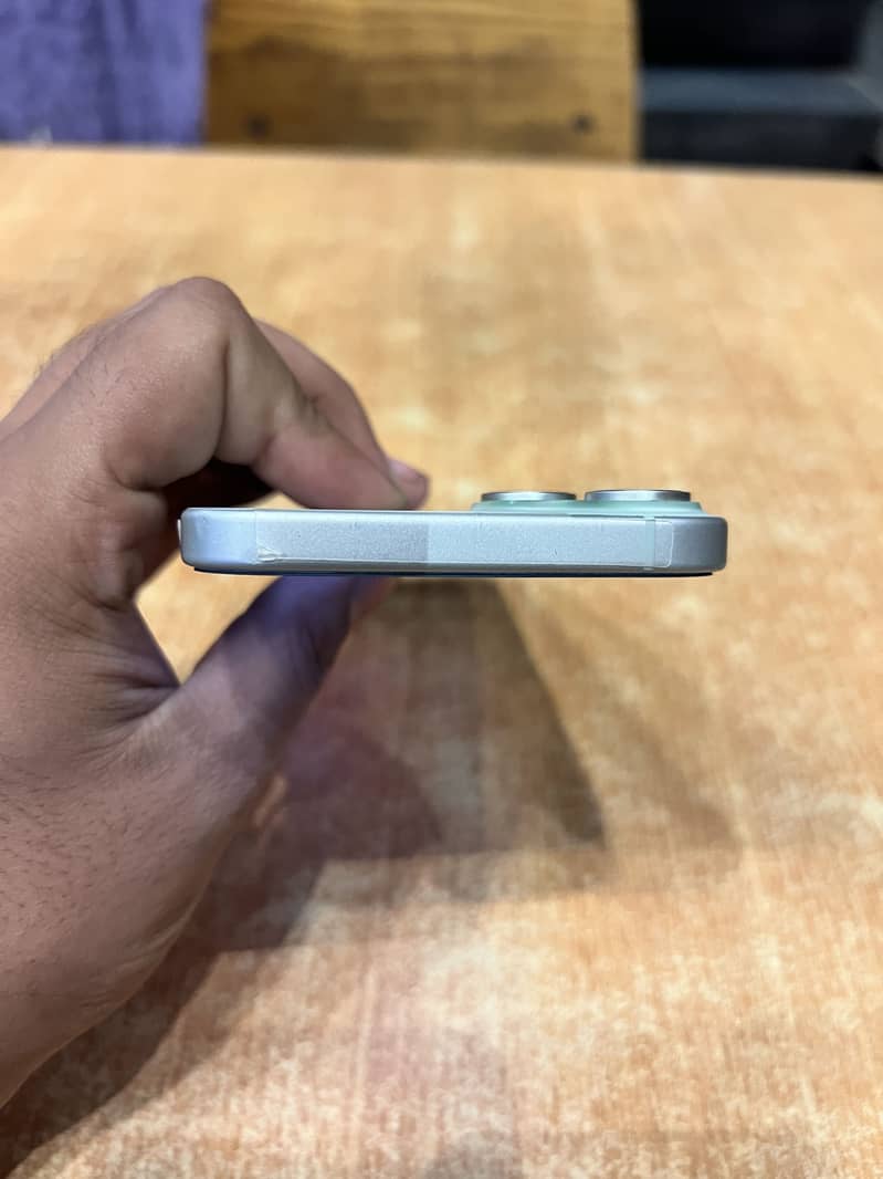 Apple iPhone 15 plus 5