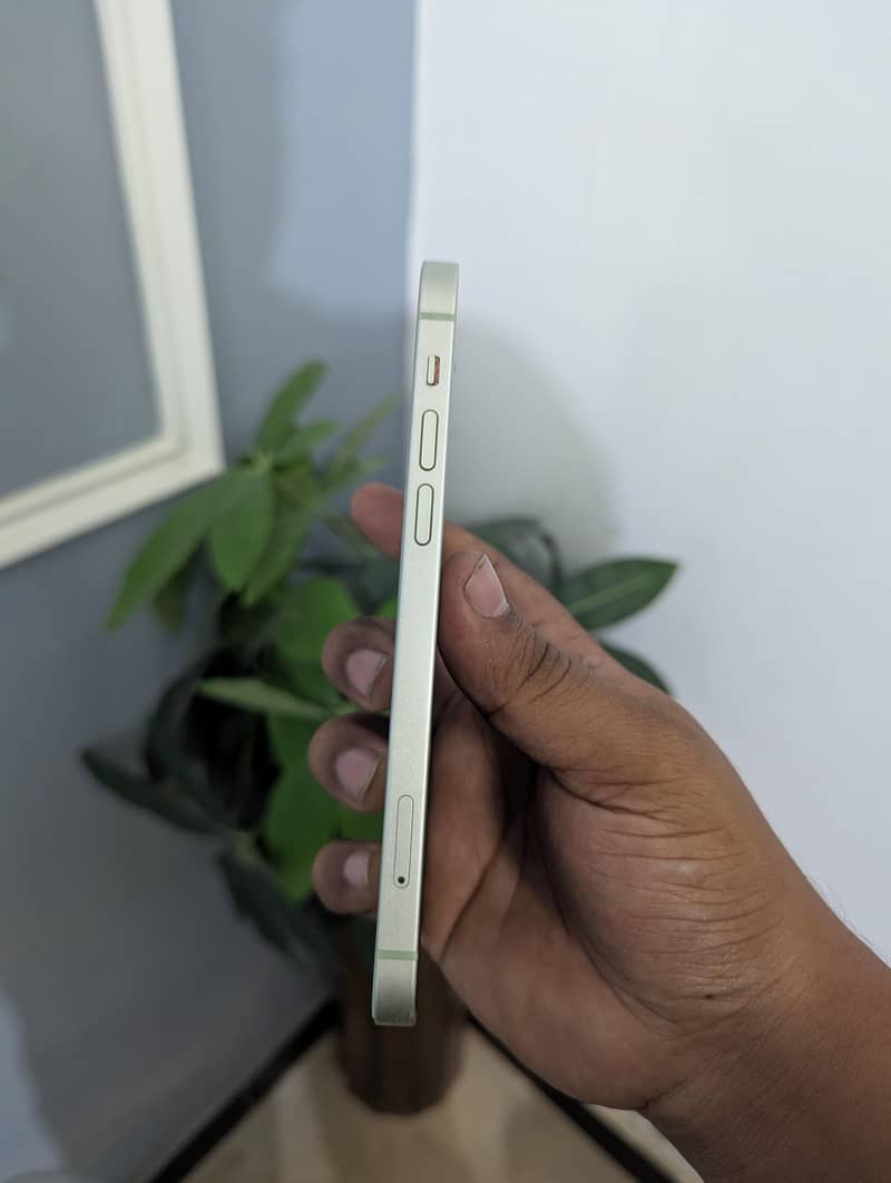 Apple iPhone 12 8