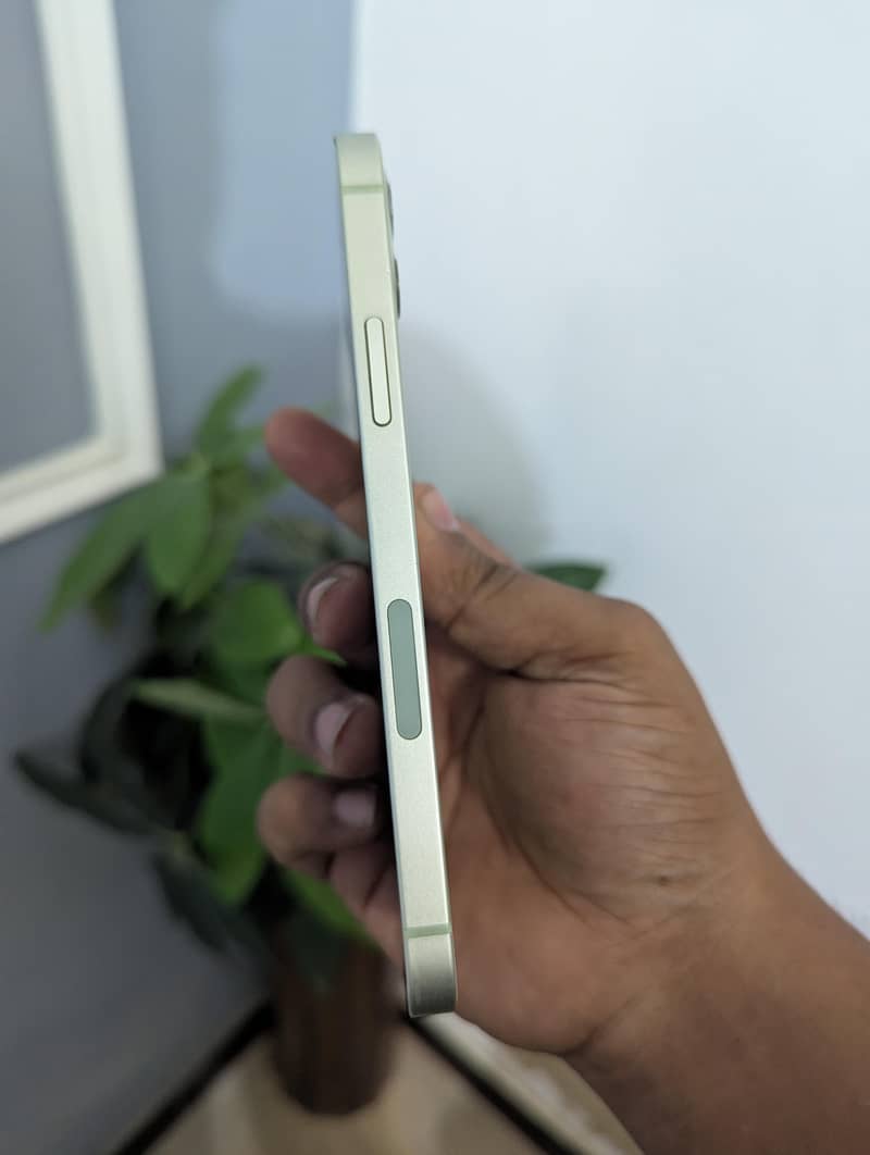 Apple iPhone 12 9