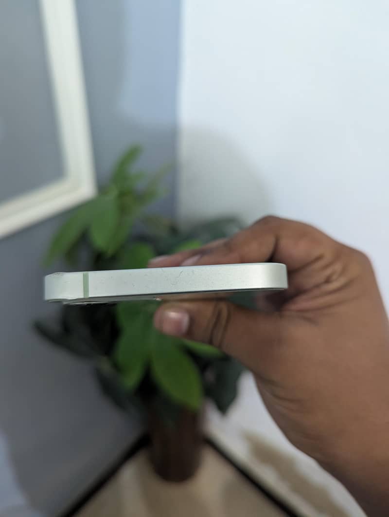 Apple iPhone 12 10