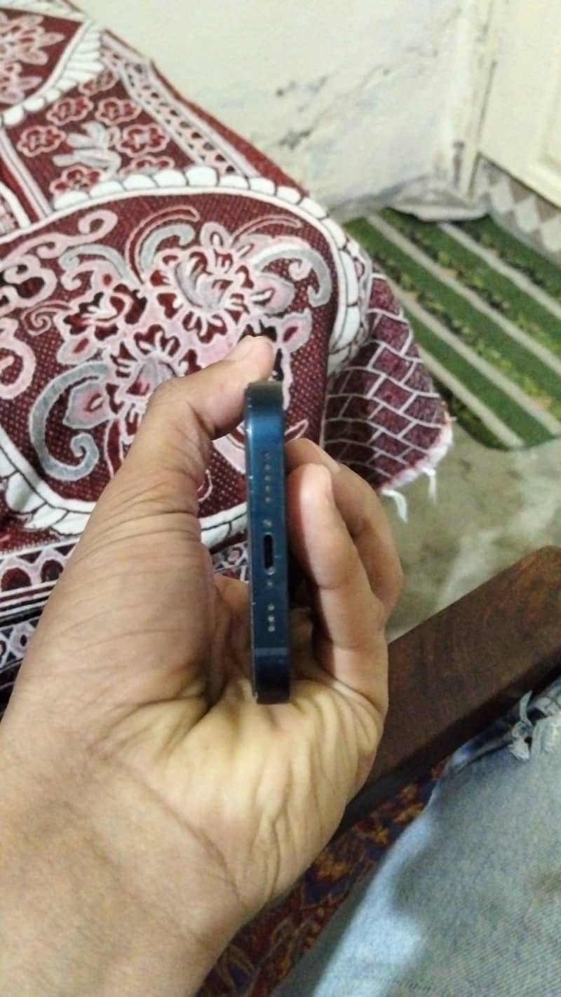 Apple iPhone 13 3