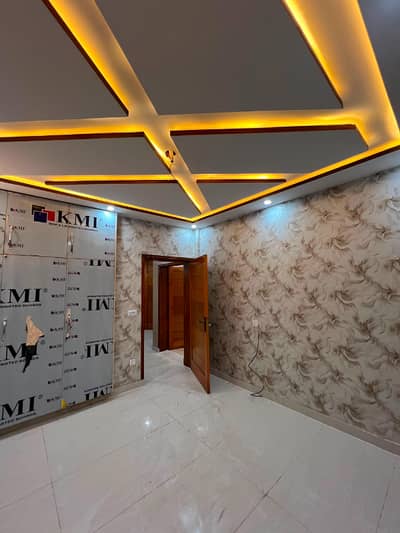 5 Marla Ideal Location Portion For Rent
