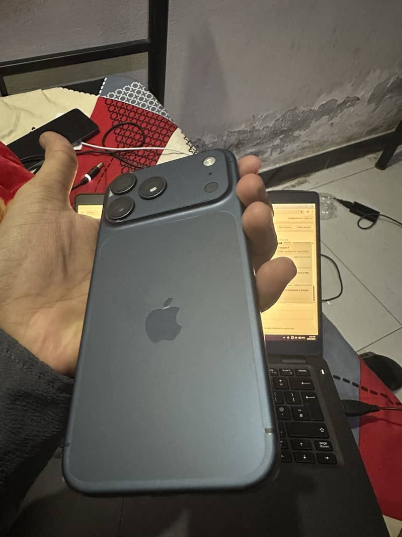 Apple iPhone 17 Pro Max 5