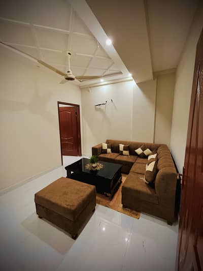 3 Marla Ideal Location Flat For Rent