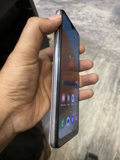 Samsung galaxy A32 with box 6/128