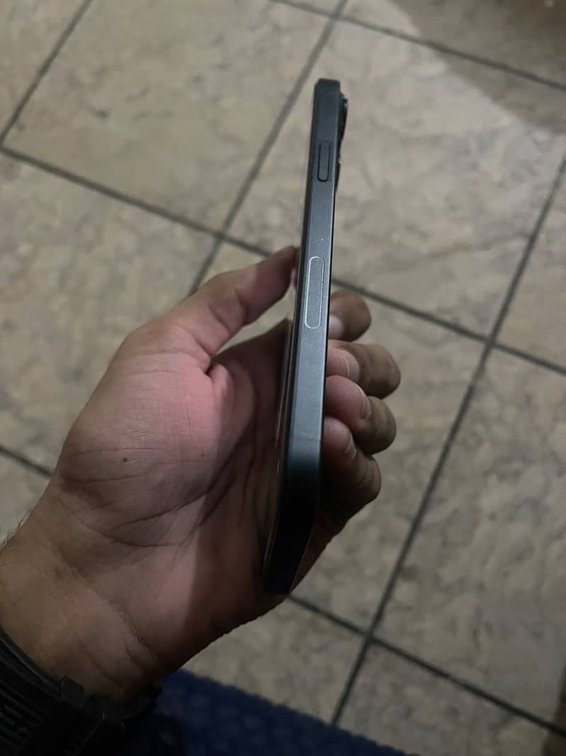 Apple iPhone 14 plus 3